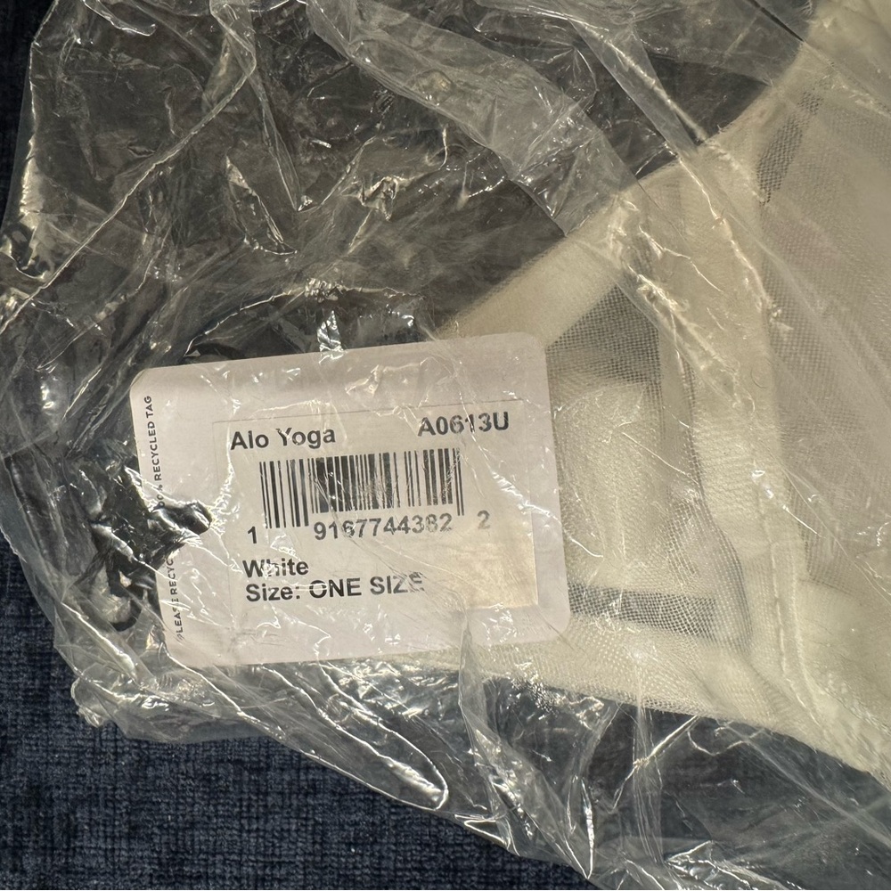 Alo Yoga Sheer Fanny Pack White Sheer - Picture 7 of 7
